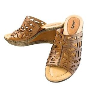 Earth | Women's  Slip on Leather Wedge Sandals Size 8